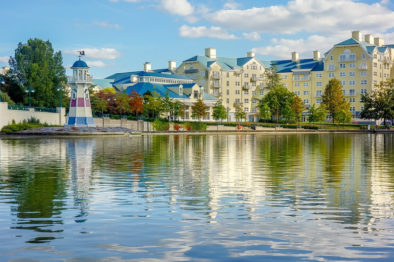Los hoteles de Disney darán la bienvenida a los huéspedes a finales de este mes.