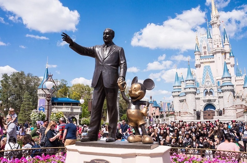Los empleados de Disney comienzan a mudarse de California a Florida