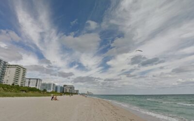 Surfside: El lujoso y sereno barrio frente al mar en Miami