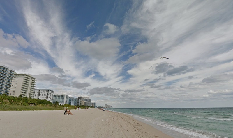 Surfside: El lujoso y sereno barrio frente al mar en Miami